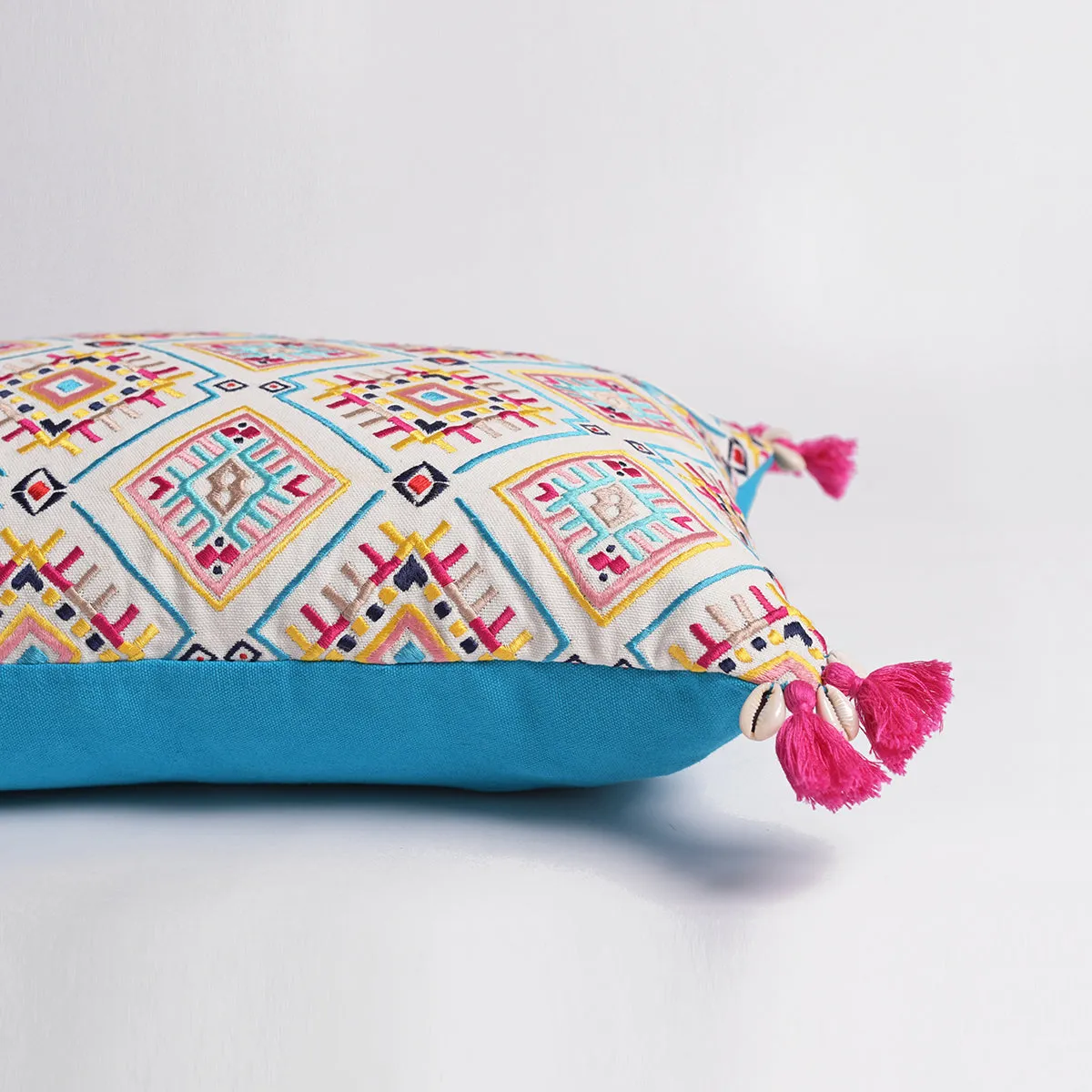 Banjara - Embroidered, multicolored, Peruvian cushion cover