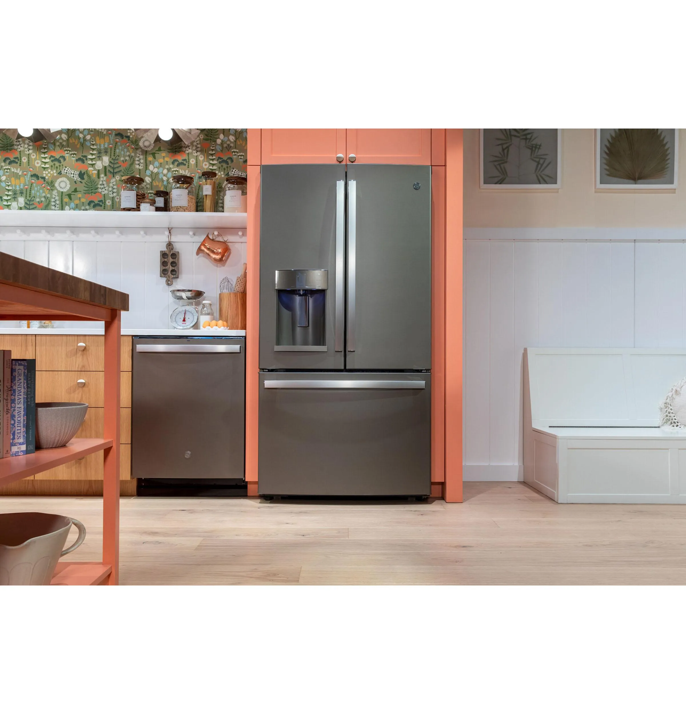 GYE22GMNES GE® ENERGY STAR® 22.1 Cu. Ft. Counter-Depth French-Door Refrigerator